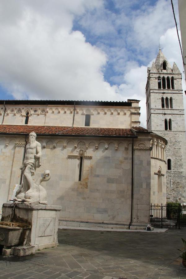 La Porta Sui Monti Di Luna Carrara Exterior photo